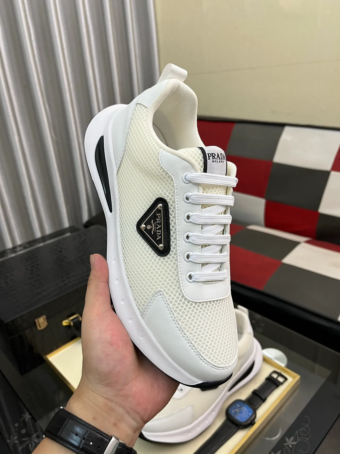 Men's shoes 💰440⌚️⌚️ PRADA [Prada] popular men's shoes, casual shoes and sports shoes! High-end quality 🍀 The upper is made of imported original cowhide 💥 cowhide lining; the original molded outsole. The style is upright and elegant, comfortable and versatile💪 Three quality guarantees Size number: 38-44, 4️⃣ colors available